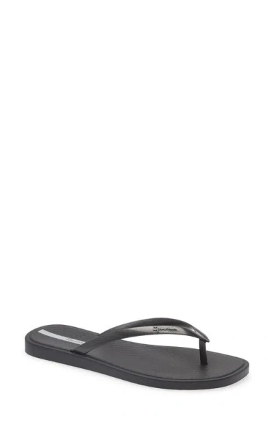 Ipanema Solar Color Flip Flop In Black