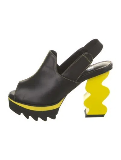 Pre-owned Iri Leather Pumps In Green