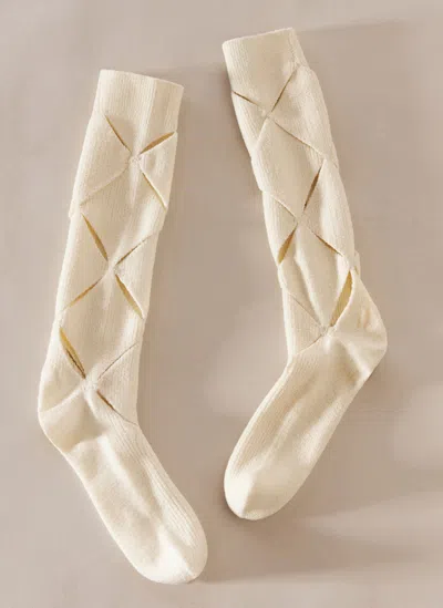 Isa Boulder Argyle Socks In Cream