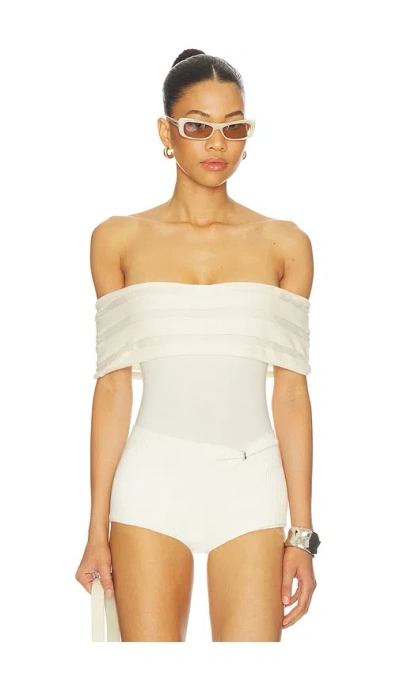 Isa Boulder Stacks Top In White