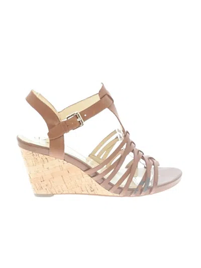 Pre-owned Isaac Mizrahi Live Wedges In Ivory