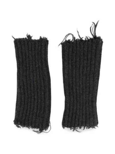 Isabel Benenato Distressed Ribbed-knit Gloves In Gray
