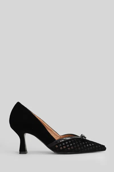 Isabel Ferranti Pumps In Black