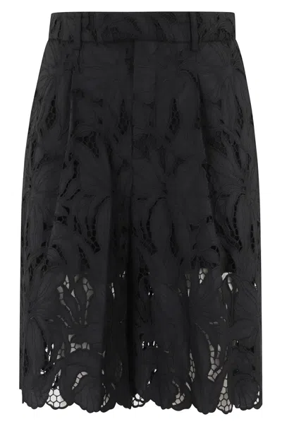 ISABELLE BLANCHE BERMUDA SHORTS WITH FLORAL PATTERNS