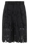 Isabelle Blanche Bermuda Shorts With Floral Patterns In Black