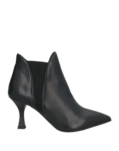 Isabelle  Paris Isabelle Paris Woman Ankle Boots Black Size 7 Leather