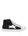 Ishikawa Sneakers In White