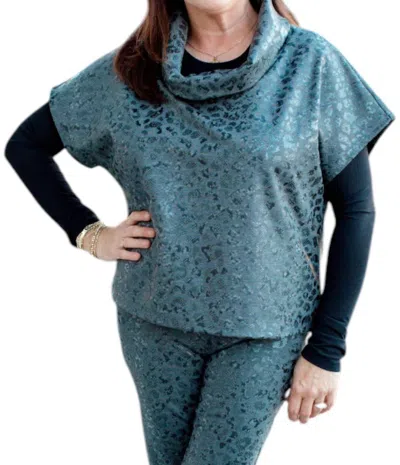 Isle Narrative Favorite Top In Teal In Blue