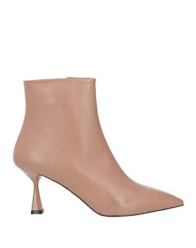 Islo Isabella Lorusso Woman Ankle Boots Blush Size 5 Soft Leather In Pink
