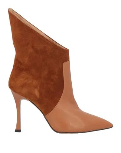 Islo Isabella Lorusso Woman Ankle Boots Tan Size 10 Soft Leather In Brown