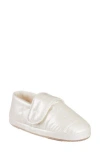 Isotoner Nylon Puffer Slipper In White