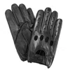 ISOTONER SIGNATURE MEN'S SMOOTH LEATHER DRIVING GLOVES IN BLACK