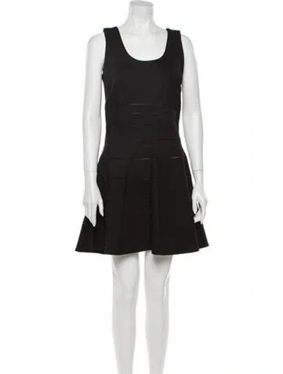 Pre-owned Issa Scoop Neck Knee-length Dress In Black