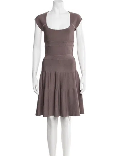 Pre-owned Issa Scoop Neck Knee-length Dress In Neutrals