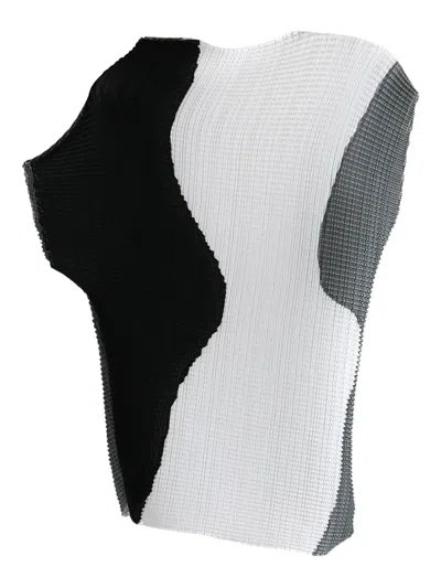 Issey Miyake Abstract Tint Pleated Top In White