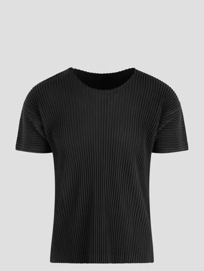 Issey Miyake Basics T-shirt In Black