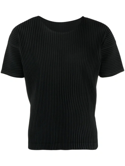 Issey Miyake Plissiertes T-shirt Mit U-ausschnitt In Black