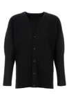 Issey Miyake Ribbed Texture V-necked Cardigan With Side Pockets In Black