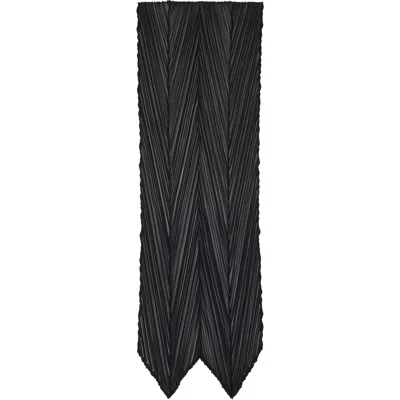 Issey Miyake Black Skinny Scarf In 15-black
