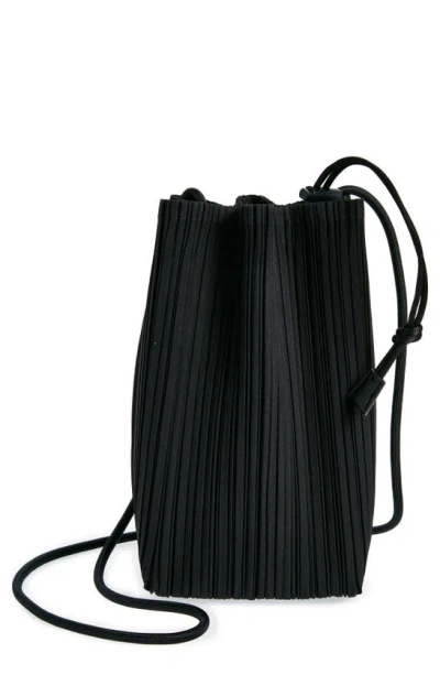 Issey Miyake Bloom Pleated Clutch In Black