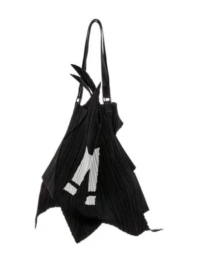 Pre-owned Issey Miyake Bucket Bag In Black