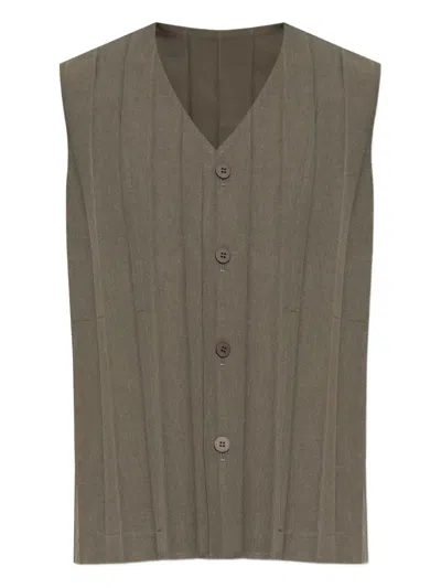 Issey Miyake Button Pleated Vest In Green