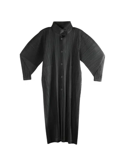 Issey Miyake Button Plissé Coat In Black