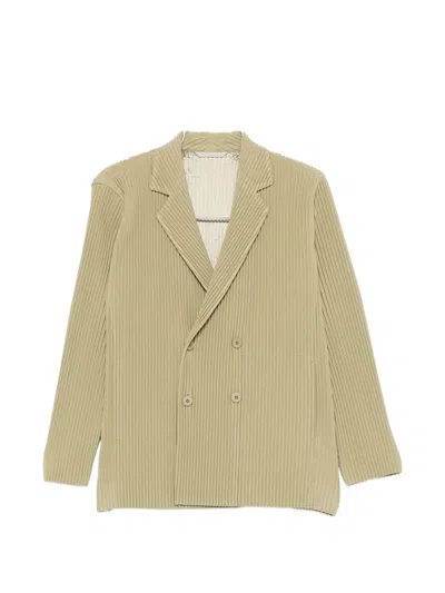 Issey Miyake Buttoned Pleated Jacket In Green