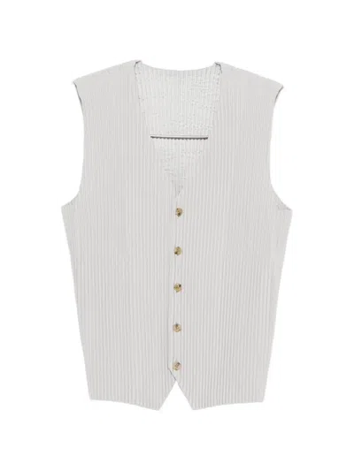 Issey Miyake Buttoned Pleated Vest In White