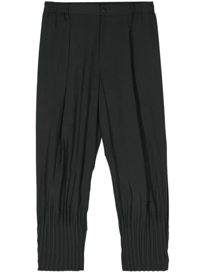 Issey Miyake Cascade Mid-rise Cropped Trousers In Black