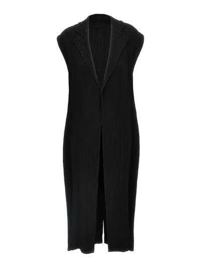 Issey Miyake Hatching Pleats Vest In Black