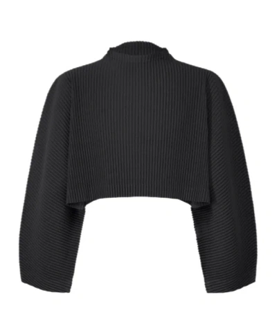 Issey Miyake Pleated-design T-shirt In Black
