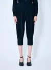 Issey Miyake Cropped Pleated Pants In Black