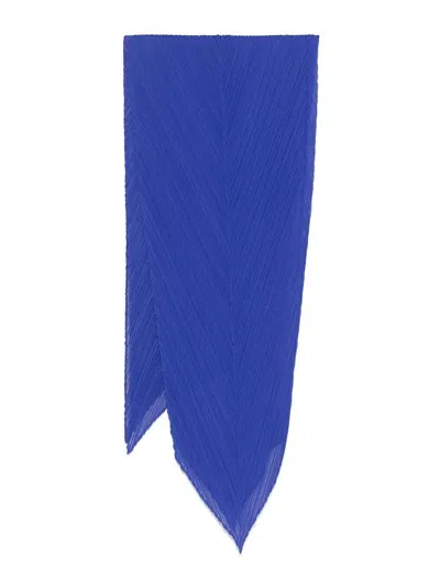 Issey Miyake Stole In White