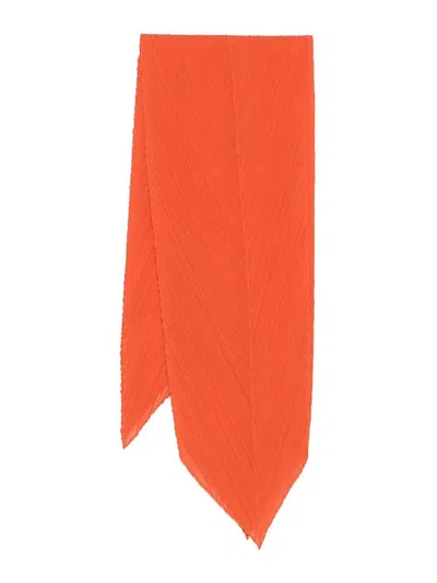 Issey Miyake Stole In White