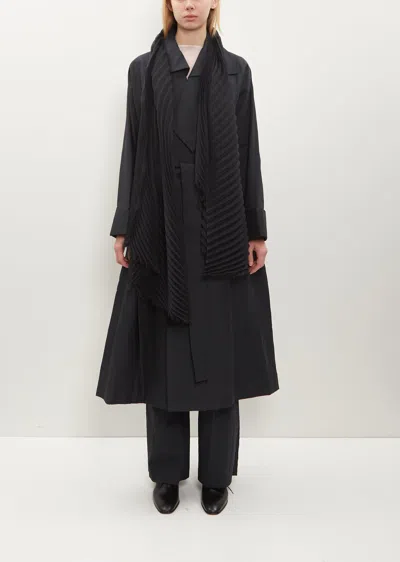 Issey Miyake Feather Ramie Pleats Stole In Black