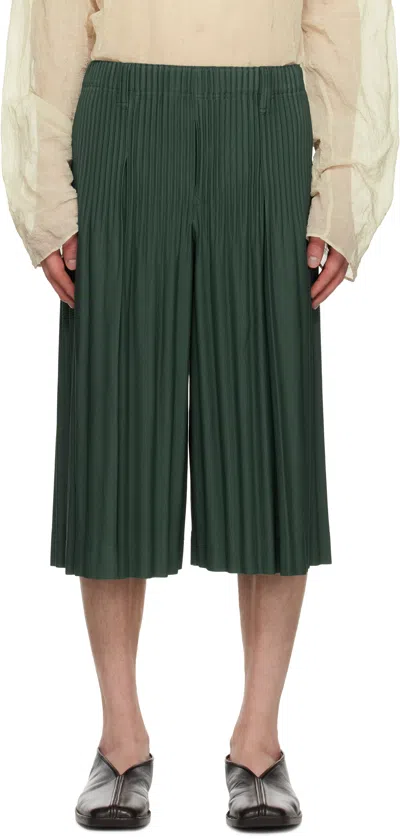 Issey Miyake Green Tailored Pleats 1 Shorts In 68-evergreen