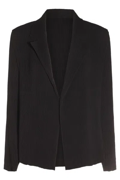 Issey Miyake Hatching Pleats Tailored Blazer In Black