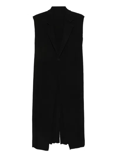 ISSEY MIYAKE HATCHING SLEEVELESS COAT