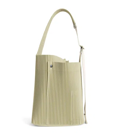 Issey Miyake Homme Plissé  Large Pleated Utility Shoulder Bag In Green