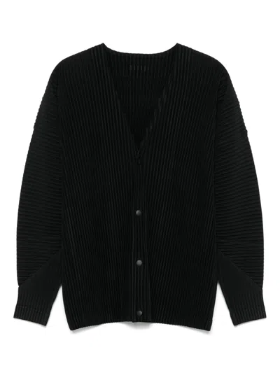 ISSEY MIYAKE HOMME PLISSE' ISSEY MIYAKE MEN V-NECKED PLEATED T-SHIRT