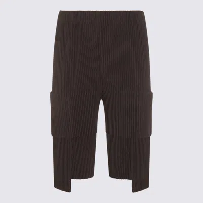 Issey Miyake Knee Length Pleated Shorts With Elastic Waistband In Black