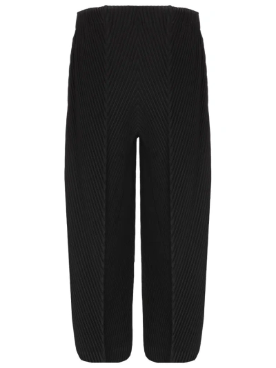 Issey Miyake Pleated Cropped Trousers In Black