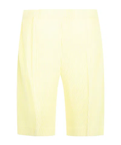 Issey Miyake Homme Plissé  Pleated Straight-hem Shorts In Yellow