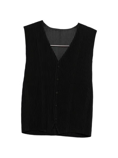 Issey Miyake Pleated Buttoned Vest In Black