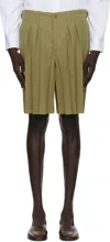 Issey Miyake Pleated Edge Ensemble Shorts In Green