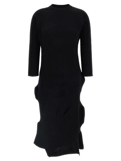 Issey Miyake Kone Kone Dress In Black