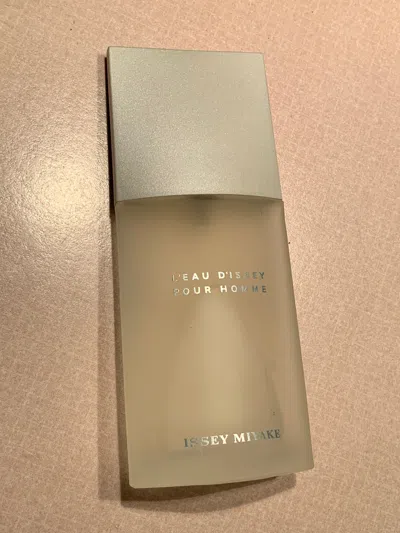 Pre-owned Issey Miyake L'eau D' Pour Homme Cologne Perfume In Multicolor