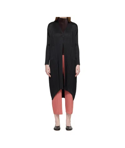 Issey Miyake Long Trench Coat In Black