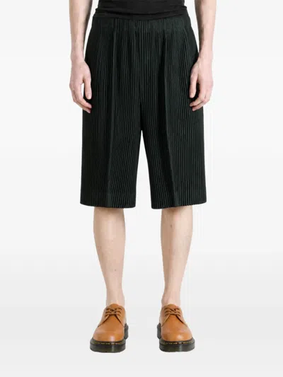 Issey Miyake Monthly August Pleated Shorts In Black